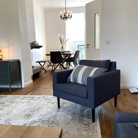 Wunderschoene Sanierte Vor Den Toren Koelns * ケルン