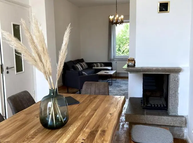 Wunderschoene Sanierte Vor Den Toren Koelns * ケルン