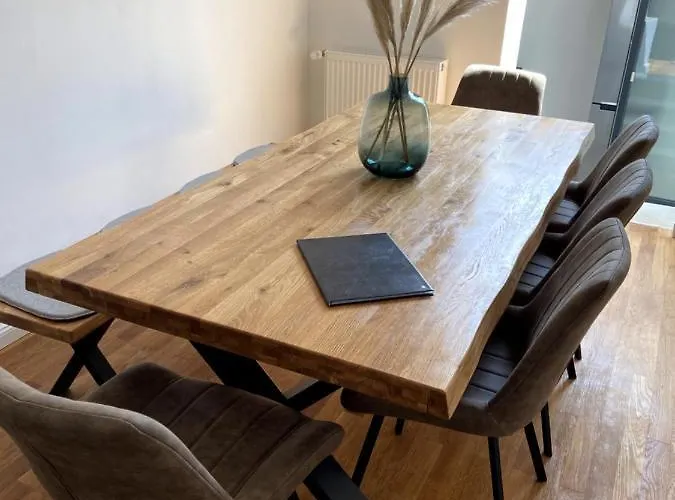 Wunderschoene Sanierte Vor Den Toren Koelns Appartement