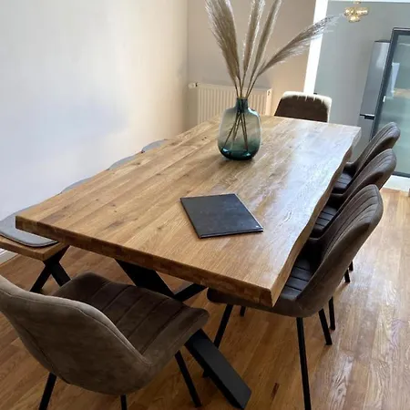 Wunderschoene Sanierte Vor Den Toren Koelns アパート